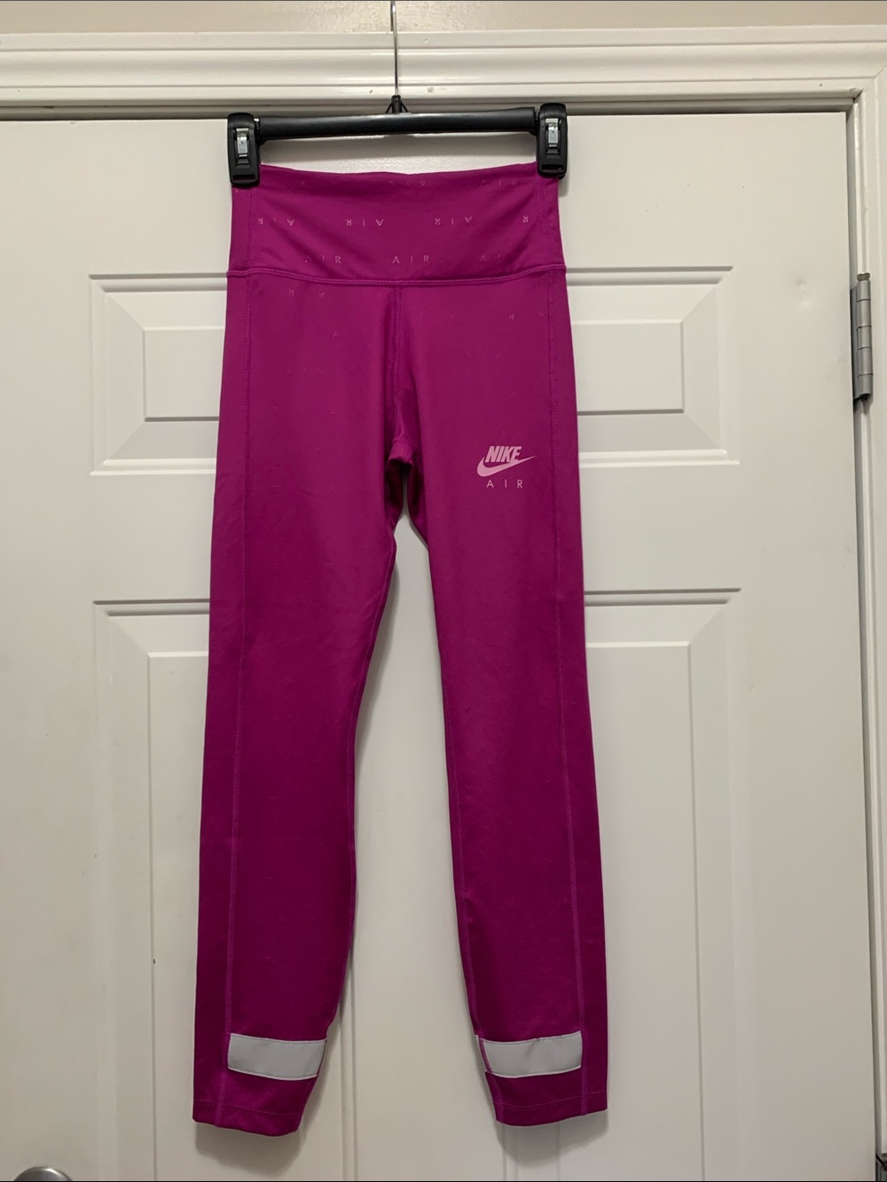 3/$15 Nike Magenta/Purple Athletic Leggings with Reflective Blocks Size XS